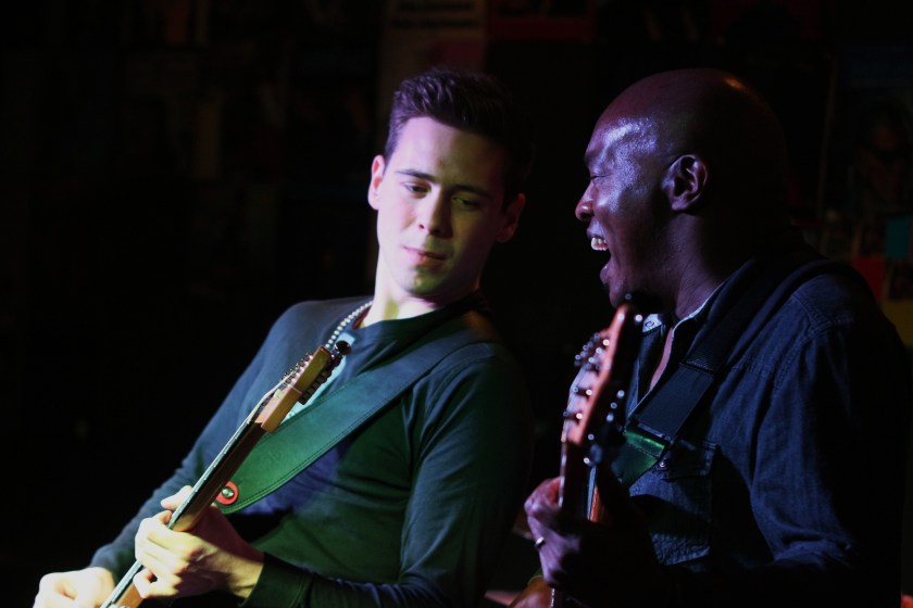 Laurence Jones, Foyer 039